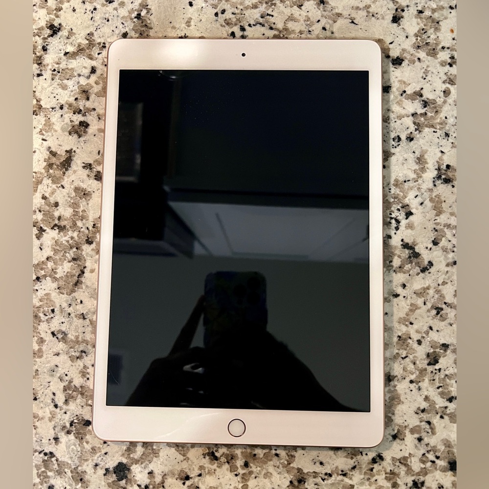 iPad 8th generation Wifi. Gold 32GB